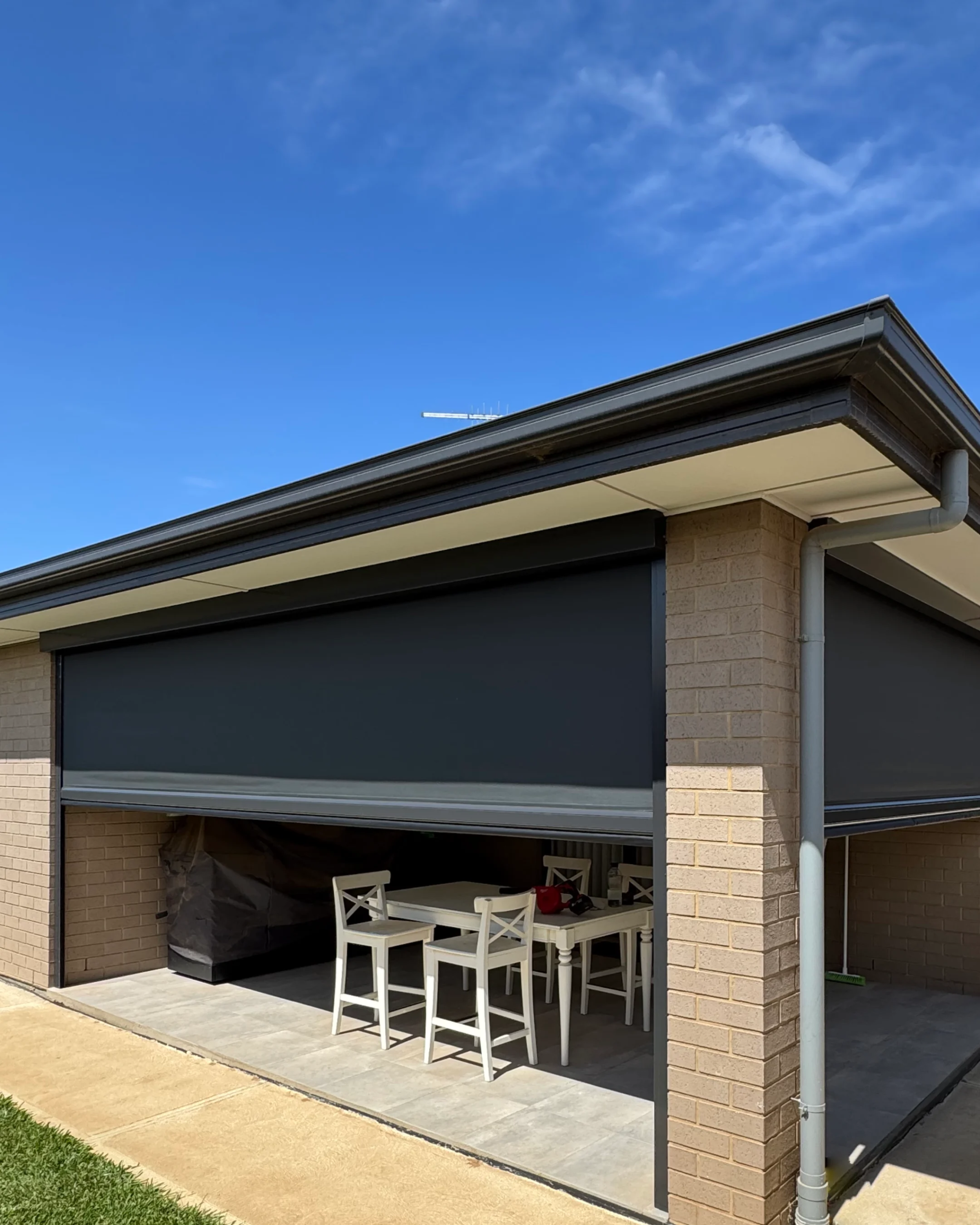 Outdoor blinds