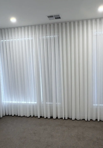 White Sheer Vertical Curtains for a Modern Interior White sheer curtains